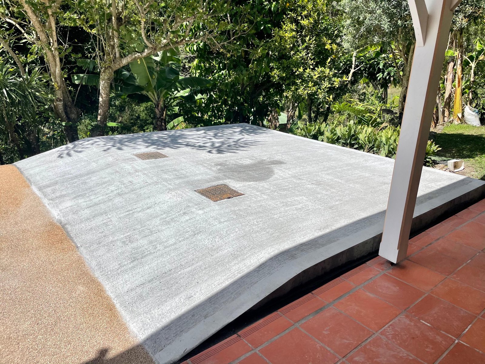 Dalle en béton réalisée à proximité d’une habitation